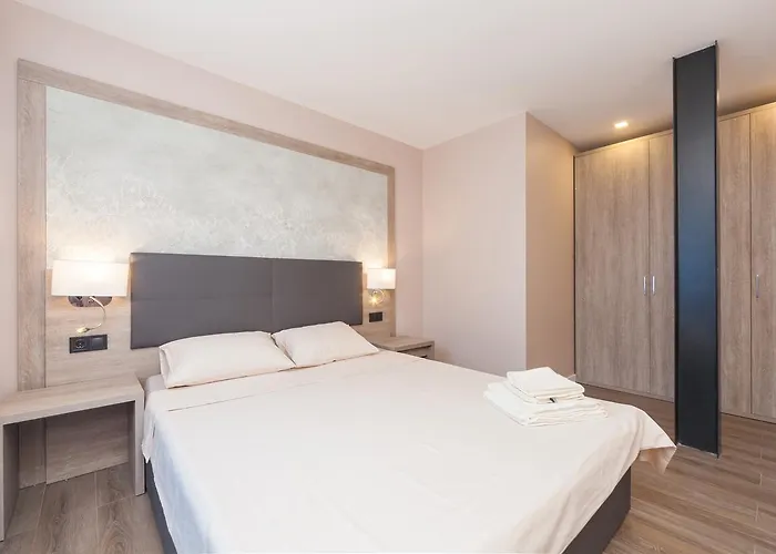 New Vip Aparts Deribasovskaia *