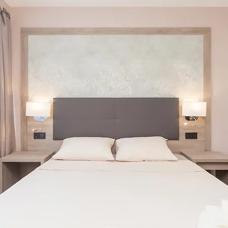 New Vip Aparts Deribasovskaia オデッサ