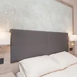 Апартаменты New Vip Aparts Deribasovskaia